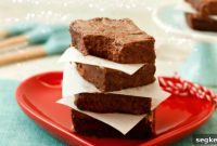 No Bake Walnut Brownie Fudge with Chocolate Frosting Recipe
