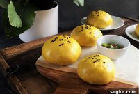 Steamed Sweet Potato Buns with Spicy Bean Filling