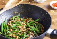 Chinese-Style Green Beans Stir-Fry with Crispy Tempeh (Vegan)