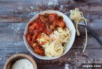 Homemade Chunky Tomato Sauce with Noodles