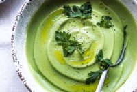 Hulk Mash: Whole30 Paleo Cauliflower and Spinach Puree