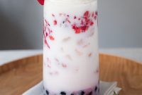 How to Make Summer Strawberry Cheesecake Bubble Tea