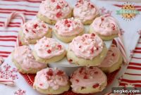 Homemade Frosted Peppermint Cookies Recipe