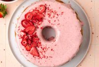 Moist Strawberry Pound Cake Recipe with Fresh Strawberries