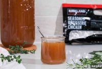 Instant Pot Chicken Bone Broth Recipe