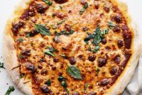 How to Make Crispy Cast Iron Skillet Pizza