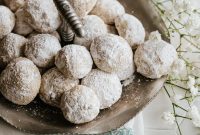 Mexican Wedding Cookies (Polvorones de Nuez) Recipe