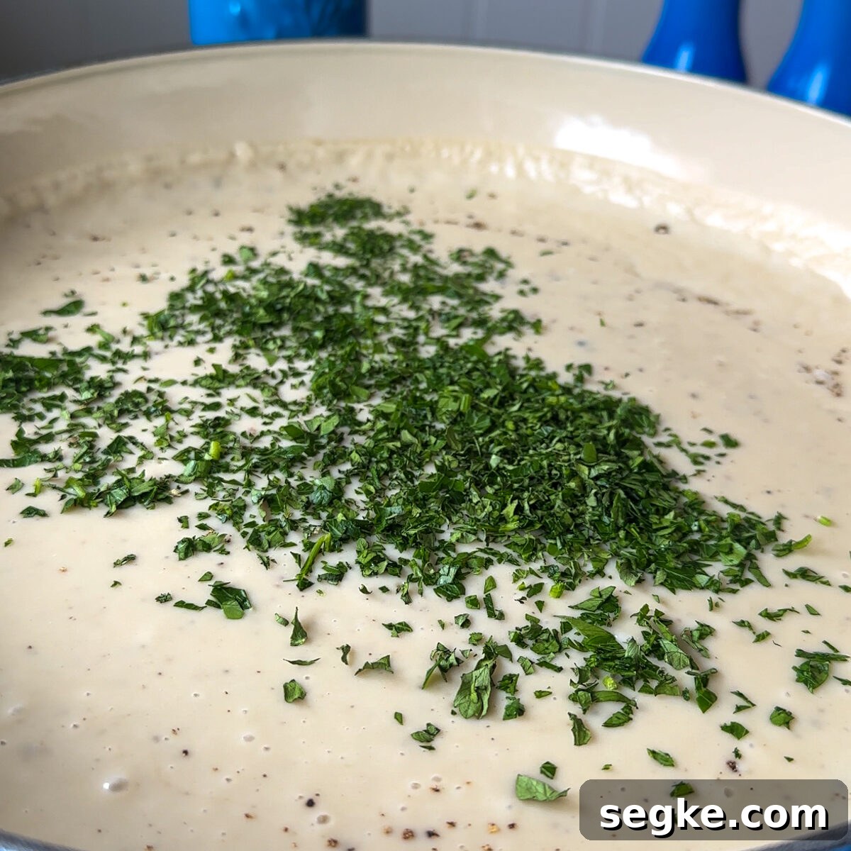Creamy Vegan Alfredo Sauce for Fettuccine 5 Make the sauce and add parsley