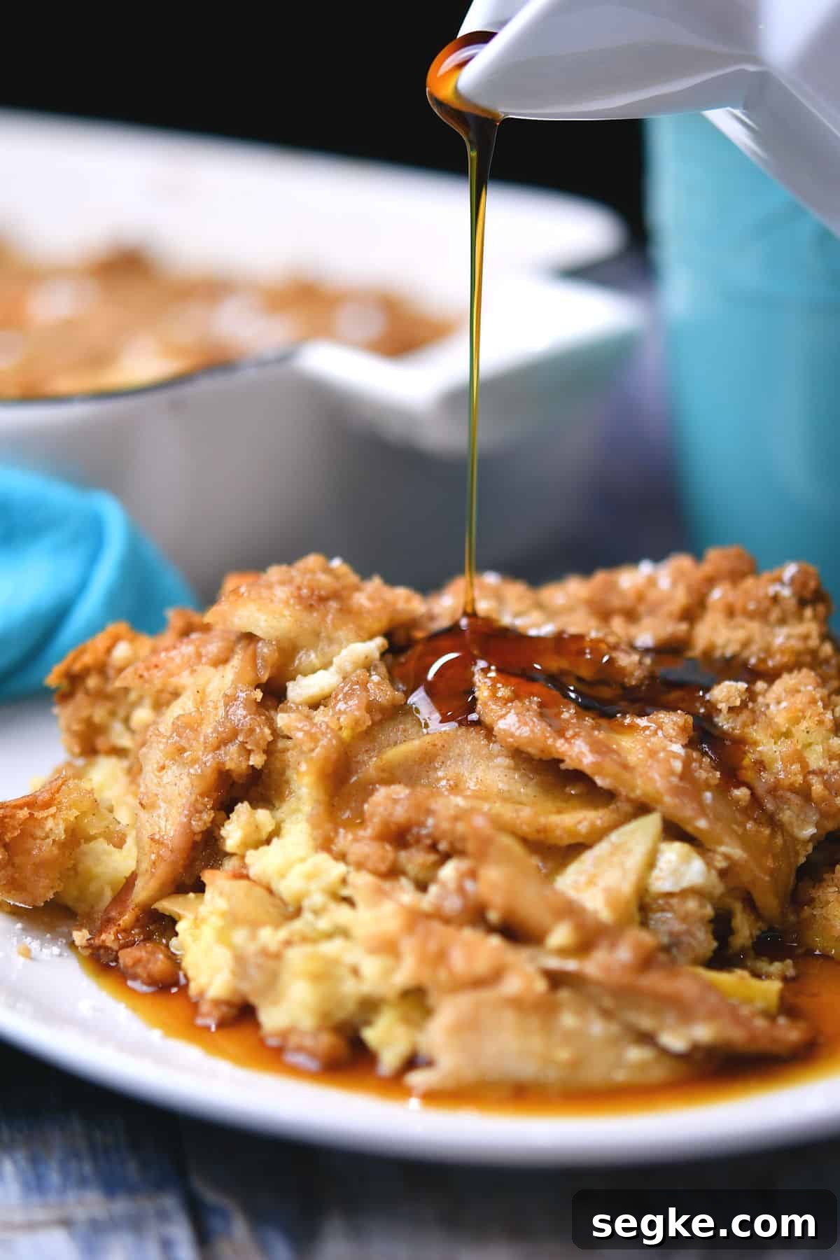 24Bite: Apple Cinnamon French Toast Casserole Recipe by Christian Guzman