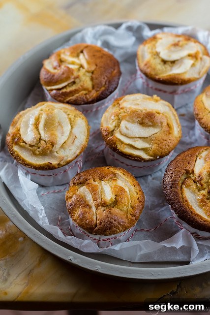Tiny apple cakes