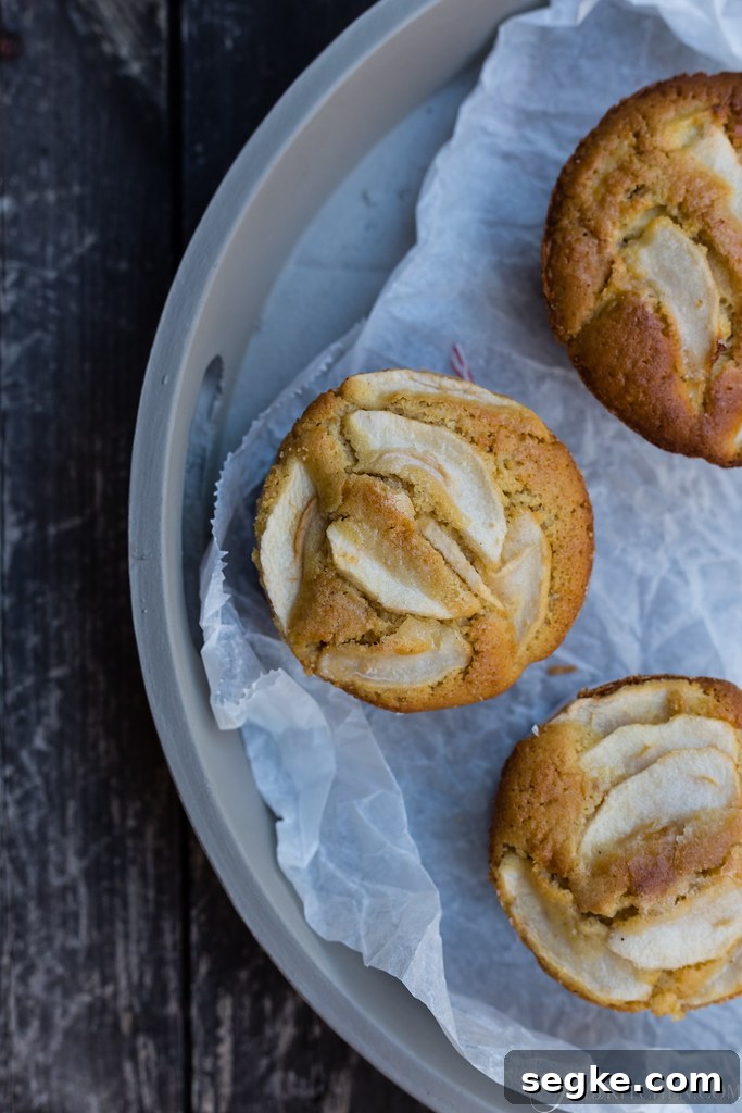Tiny apple cakes