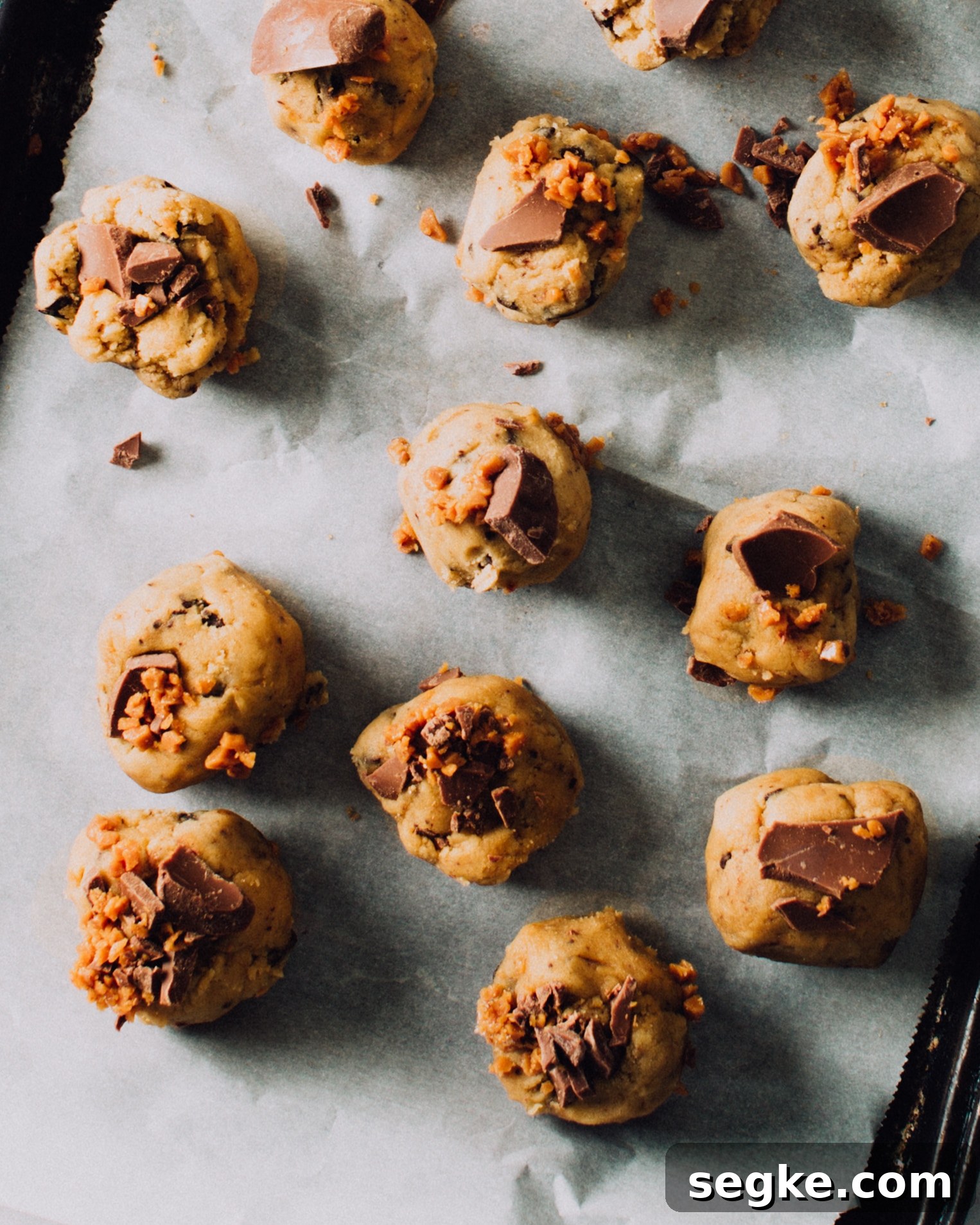 Two cookies on a plate