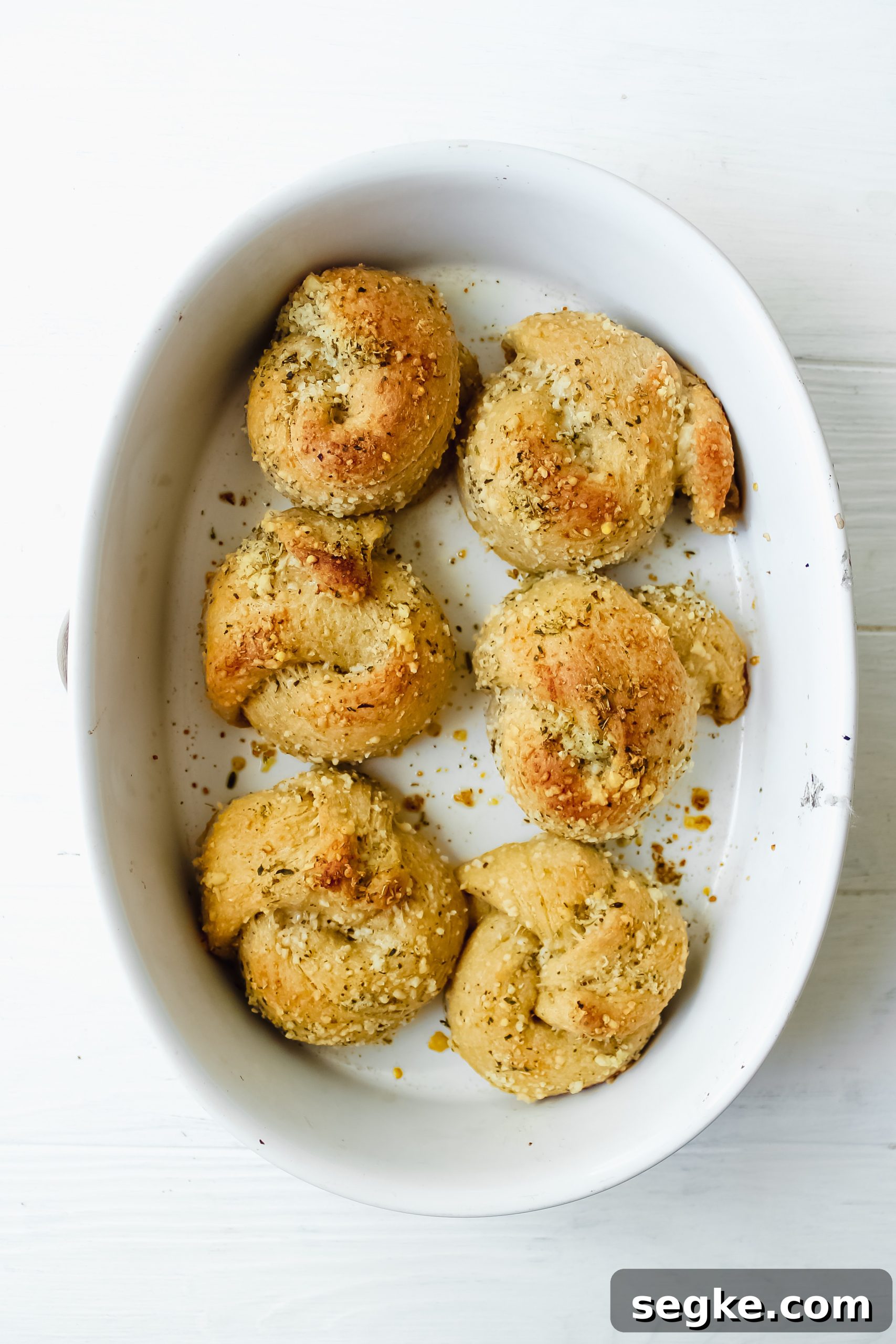 Homemade Pizzeria Style Garlic Knots