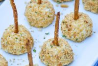 Bite-Sized Goat Cheese Balls with Honey and Herbs Recipe