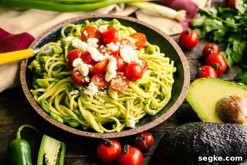 Creamy Avocado Pasta with Jalapenos and Crumbled Queso Fresco 4 TEN MINUTES TO DINNER - no, really!! And this Spicy Avocado Pasta tastes amazing, too!