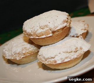 cooled mince pies